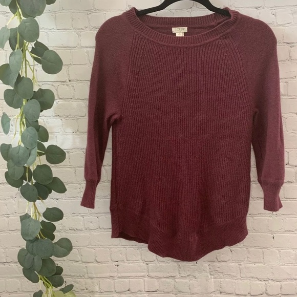 J. Crew Sweaters - J.Crew XS Crew Neck Curved Hem Sweater C9720
